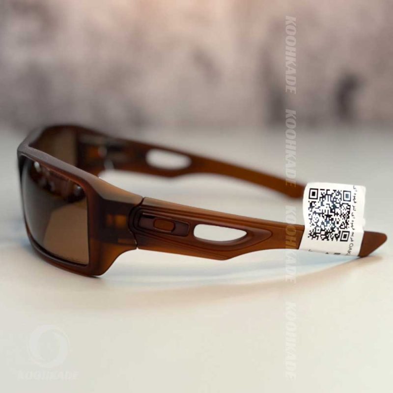 عینک اوکلی TWO FACE BROWN BW | عینک آفتابی | عینک دودی | عینک ورزشی | عینک کوهنوردی | خرید عینک آفتابی | قیمت عینک دودی | عینک اقساطی | عینک مردانه | عینک زنانه | عینک جدید | عینک اورجینال | عینک اصل | عینک لنز